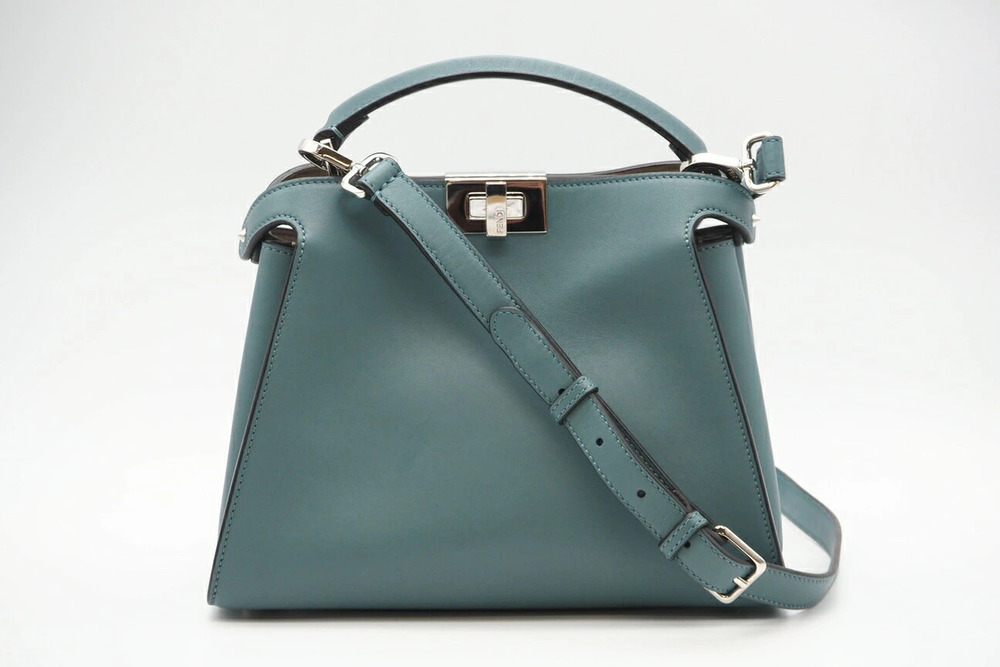 Fendi Peekaboo Essentially bag Handbag emerald green leather